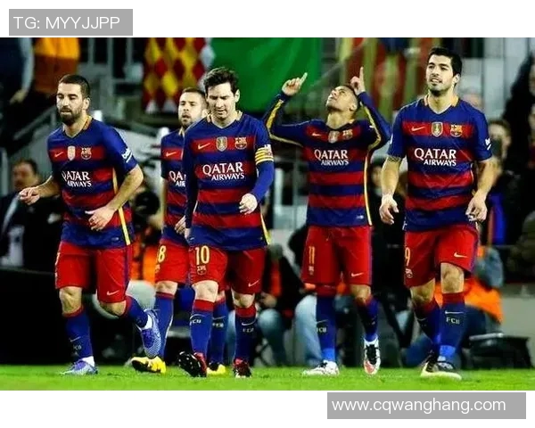 历届足球明星最强阵容盘点与分析揭示历史传奇球员的巅峰表现